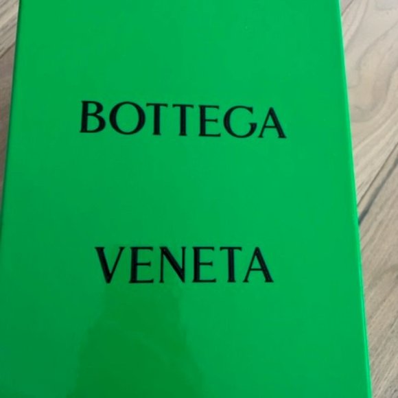 MENS BOTTEGA VENETA BLACK RUBBER QUILTED DESIGN POOL SLIDES SZ 41 / 9 - Picture 7 of 8